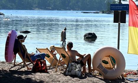 Sääviikosta tulossa kahden taisto – näille alueille ukkosvaroitus