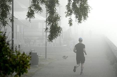 Aavemainen sumu laskeutui Helsinkiin