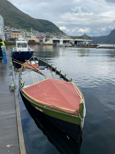 «Jeg svømmer i livdrakten»