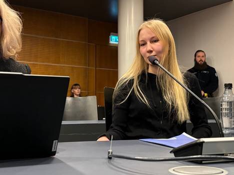 Poikaystävä kertoo suhteestaan koulusurmaa hautoneeseen Evita Kolmoseen – tällaisia havaintoja hän teki naisesta
