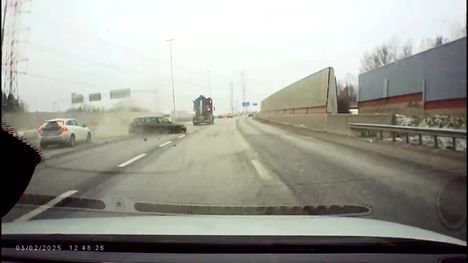 Renault-kuskin törkytemppu Kehä III:lla päättyi kunnon rysäykseen