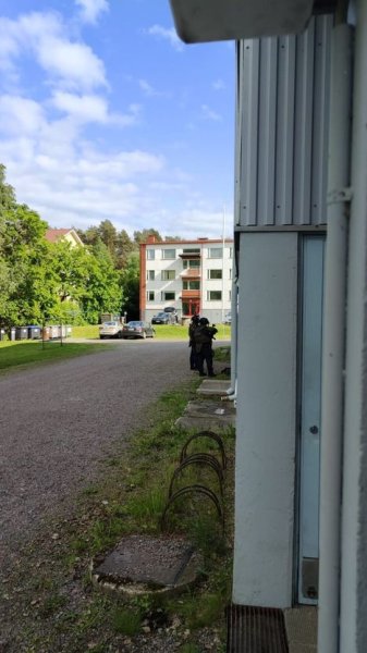 Aseistautunut poliisi ilmestyi väärälle ovelle ja raudoitti Kaapon – ”Mietin, että mitä helvettiä nyt tapahtuu”