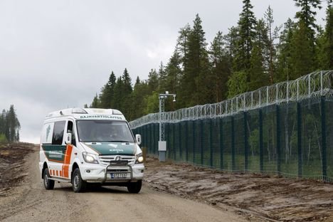 Itärajan esteaita on valmis Kainuussa – tältä se näyttää
