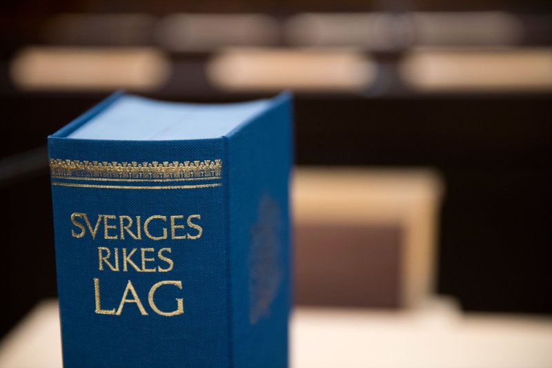 Tjuv i baddräkt stal 42 chokladkakor
