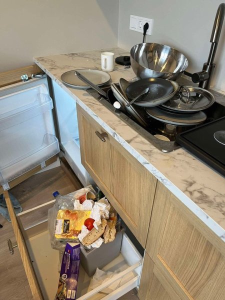 Biðlar til ferðamanna að bæta umgengni – Sýnir myndir af ótrúlegum sóðaskap