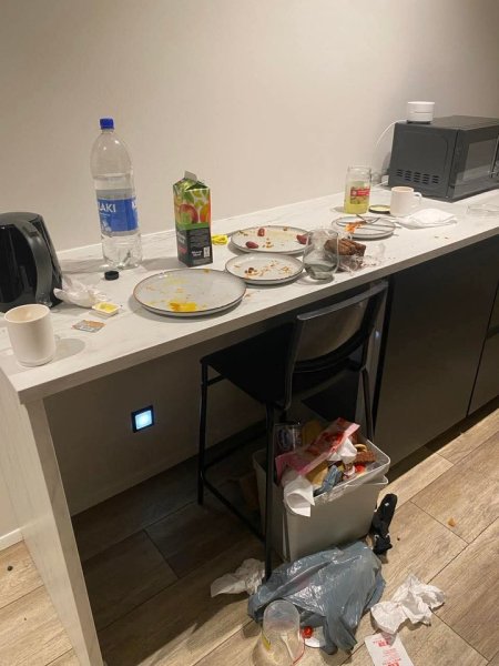 Biðlar til ferðamanna að bæta umgengni – Sýnir myndir af ótrúlegum sóðaskap
