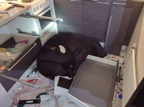 Kuvat: 19-vuotias vuokralainen aiheutti täystuhon asunnossa – televisio lensi ikkunasta pihalle