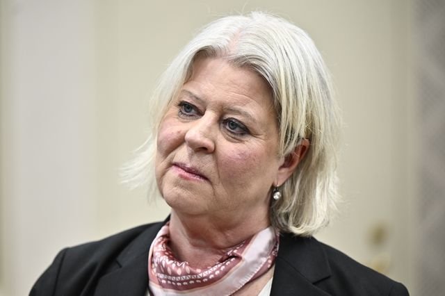 Förseningar efter lös hund på tågspår