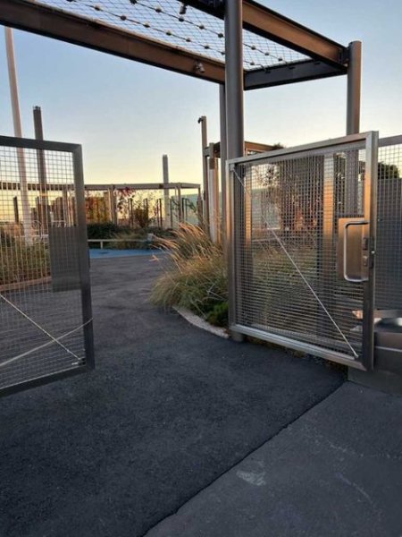 Hulppean tornitalon asukas ihmeissään ihmisten käytöksestä: ”Tosi outoa”