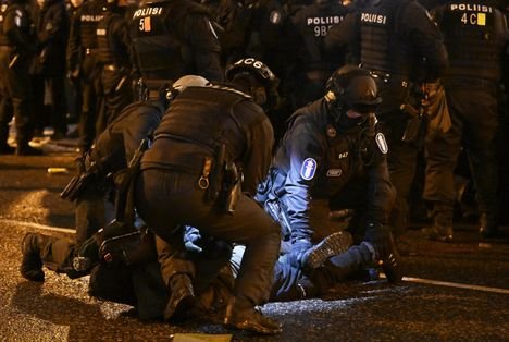 Poliisi varautuu kaaokseen Helsingissä