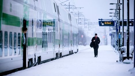 Junat seis pääradalla