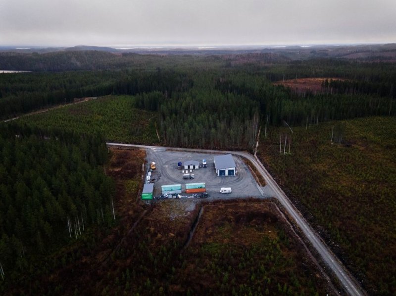 Ven&auml;l&auml;istaustaisen r&auml;j&auml;hde&shy;firman toiminta Suomessa her&auml;tti huolen &ndash; varastoja ymp&auml;ri maata