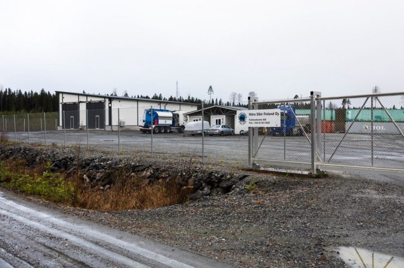 Ven&auml;l&auml;istaustaisen r&auml;j&auml;hde&shy;firman toiminta Suomessa her&auml;tti huolen &ndash; varastoja ymp&auml;ri maata