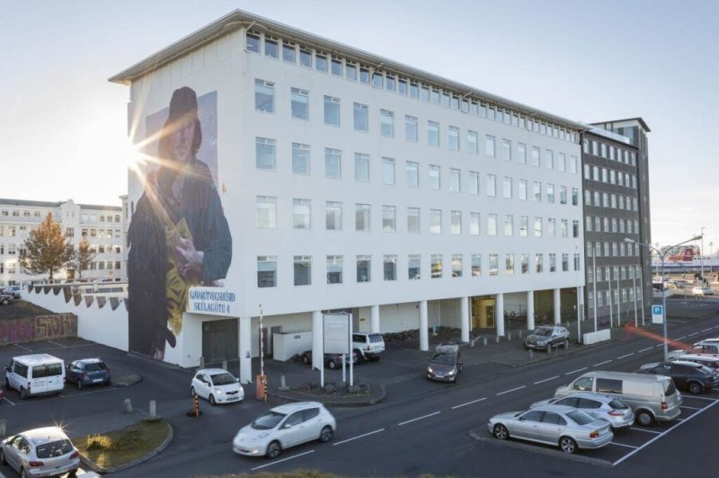 Dómsmálaráðuneytið sagði ekki upp samningi um íslenskupróf