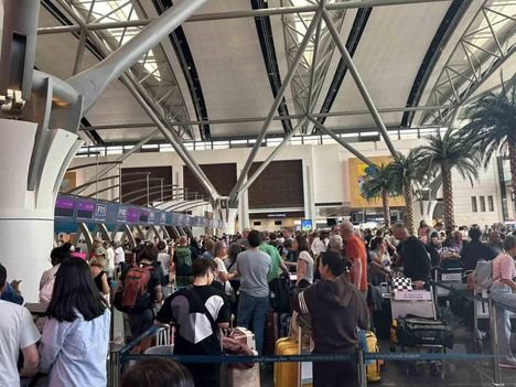 Huima pudotus suomalaisten kotiutuslennon hintaan