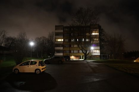 Ohikulkija l&ouml;ysi tappavan aseen kadulta &ndash; pitk&auml;n linjan rikollinen, 34, riensi apuun &rdquo;panttivankitilanteessa&rdquo;