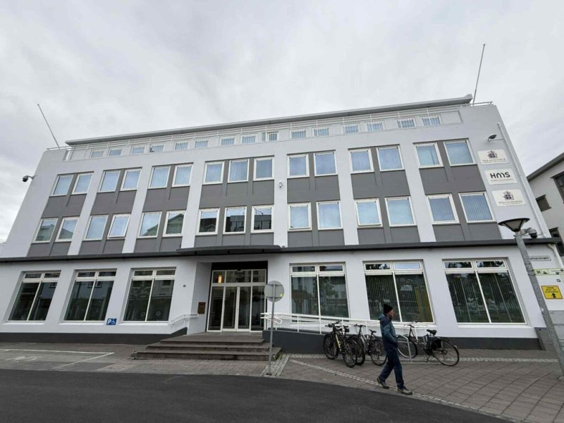 Ákærður fyrir kynferðisbrot í kjallara á Akureyri