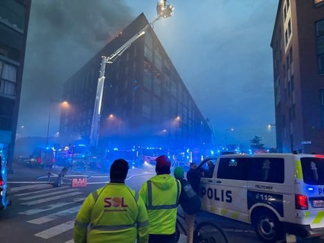Kalasataman palanut kerrostalo on asuinkelvoton &ndash; &rdquo;Mittavat vahingot&rdquo;