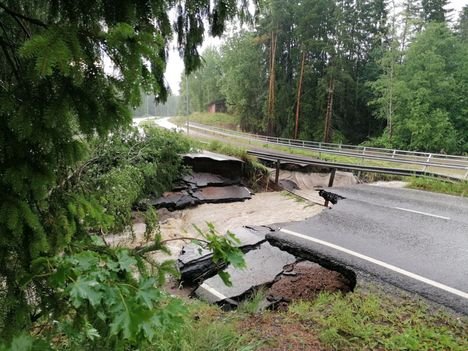 Sylvian, 18, kellari tulvi holtittomasti &ndash; vett&auml; oli pahimmillaan lantioon saakka